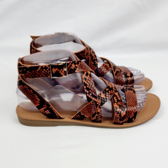 New Directions Greeway Snake Print  Strappy Sandals - Picture 3 of 9